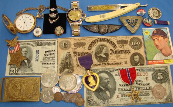 Collection of historic coins and accessories 